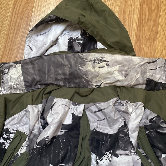 Lululemon Women's Fo Drizzle Jacket Fatigue Green Size 6 - Picture 8 of 8